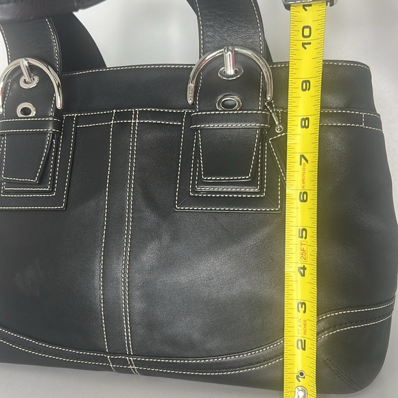 Elegant Coach Black Leather Soho Tote Bag with Chrome Hardware - Picture 13 of 13